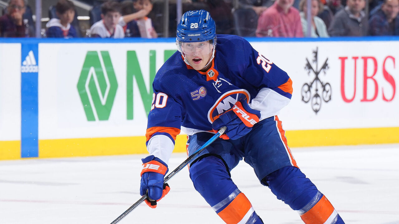 ELMONT, NEW YORK - FEBRUARY 17: Hudson Fasching #20 of the New York Islanders in action against the Pittsburgh Penguins at UBS Arena on February 17, 2023 in Elmont, New York.