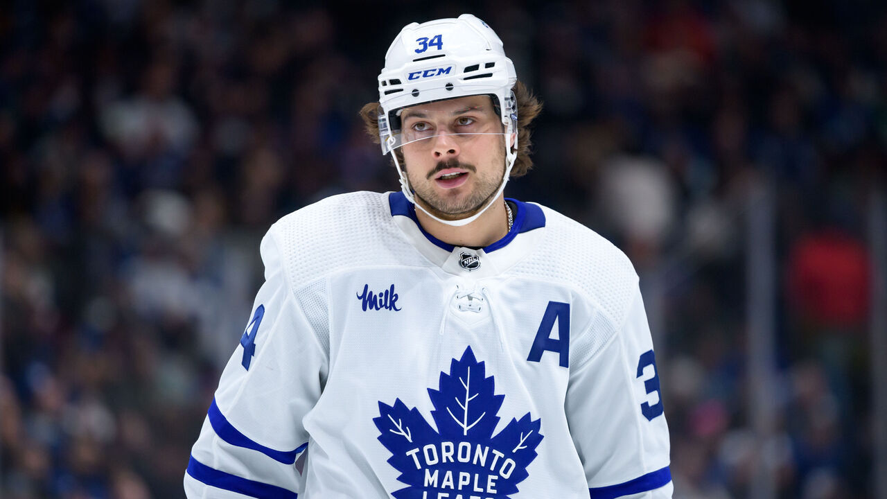 VANCOUVER, CANADA - MARCH 4: Auston Matthews #34 of the Toronto Maple Leafs during waits for a face-off during the second period of their NHL game against the Vancouver Canucks at Rogers Arena on March 4, 2023 in Vancouver, British Columbia, Canada.