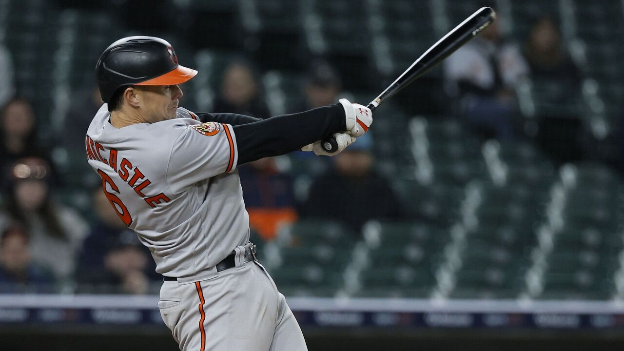 Mountcastle's pair of 2-run HRs sends O's to 11-7 win in KC