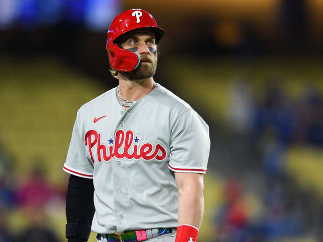 Harper goes hitless in return as Phillies get crushed by Dodgers | theScore.com