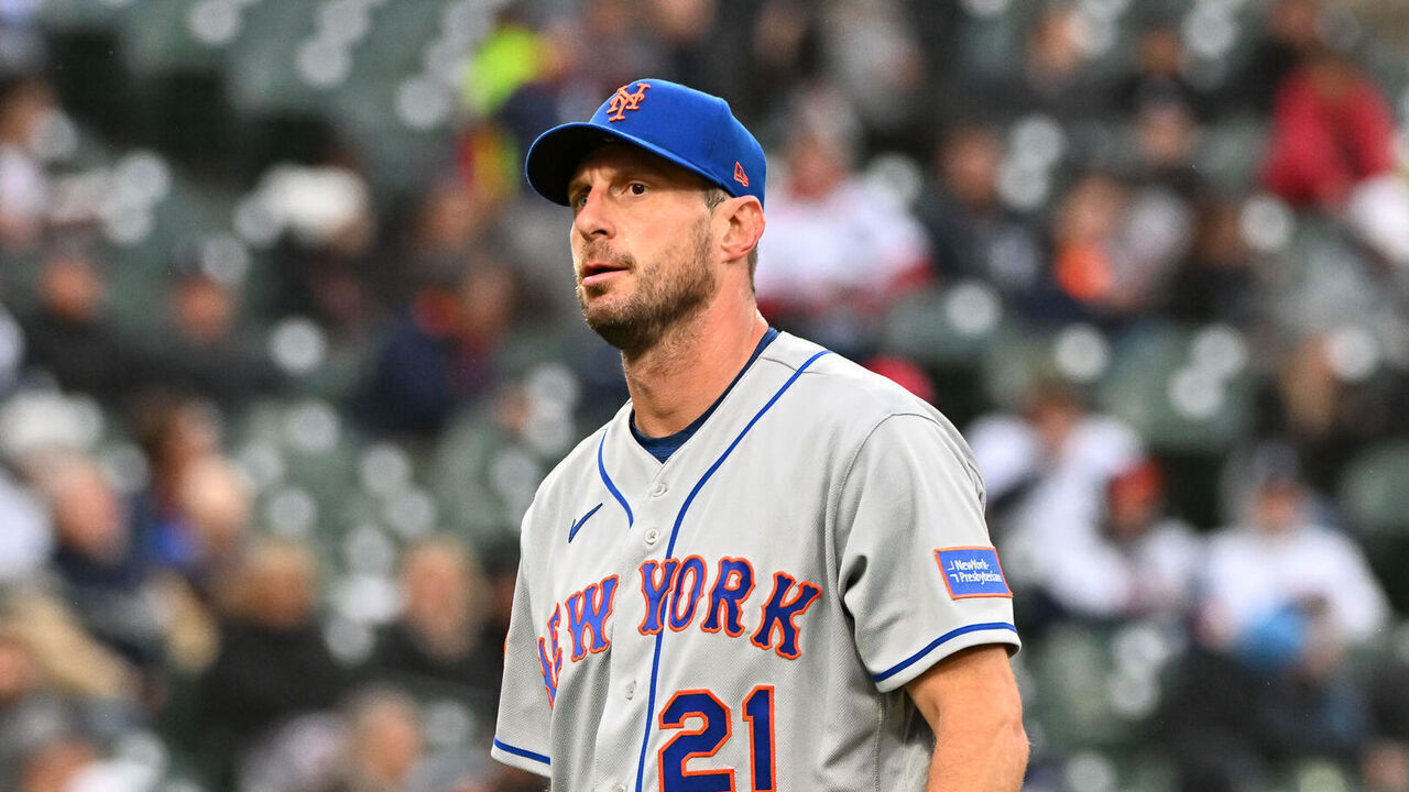 DETROIT, MI - MAY 03: New York Mets starting pitcher Max Scherzer (21) walks off of the mound at the end of the second inning during the Detroit Tigers versus the New York Mets on Wednesday May 3, 2023 at Comerica Park in Detroit, MI.