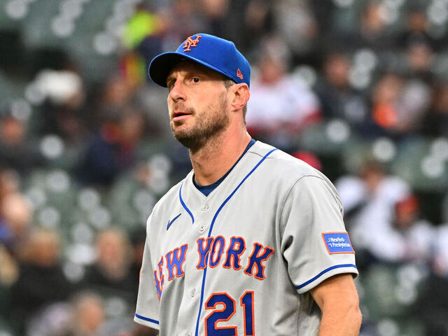 DETROIT, MI - MAY 03: New York Mets starting pitcher Max Scherzer (21) walks off of the mound at the end of the second inning during the Detroit Tigers versus the New York Mets on Wednesday May 3, 2023 at Comerica Park in Detroit, MI.