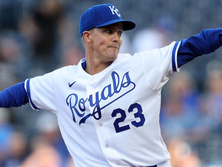 Royals put struggling Greinke on 15-day IL with shoulder tendinitis