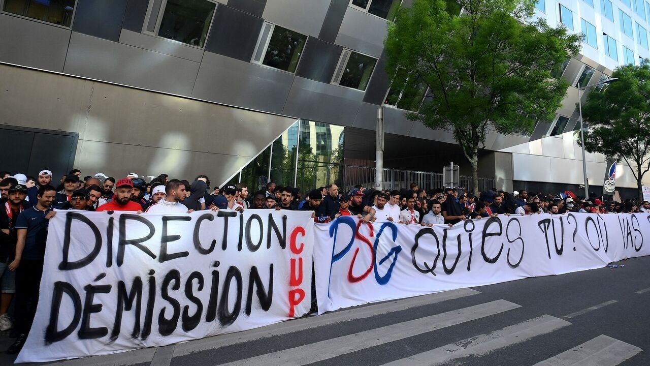 Paris Saint Germain's (PSG) football club supporters gathered in front of the club's headquarters to protest over PSG's current form and the Messi saga in Boulogne-Billancourt, on May 3, 2023. - Paris Saint-Germain's relationship with Lionel Messi is set to end after two underwhelming years following the French champions' decision to suspend the seven-time Ballon d'Or winner for going on an unauthorised trip to Saudi Arabia.