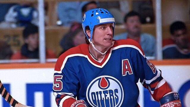 TORONTO, ON - SEPTEMBER 21: Petr Klima #85 of the Edmonton Oilers turns up ice against the Toronto Maple Leafs during preseason game action on September 21, 1991 at Maple Leaf Gardens in Toronto, Ontario Canada.