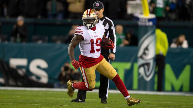 PHILADELPHIA, PA - JANUARY 29: Deebo Samuel #19 of the San Francisco 49ers rushes during the NFC Championship playoff game against the Philadelphia Eagles at Lincoln Financial Field on January 29, 2023 in Philadelphia, Pennsylvania. The Eagles defeated the 49ers 31-7.