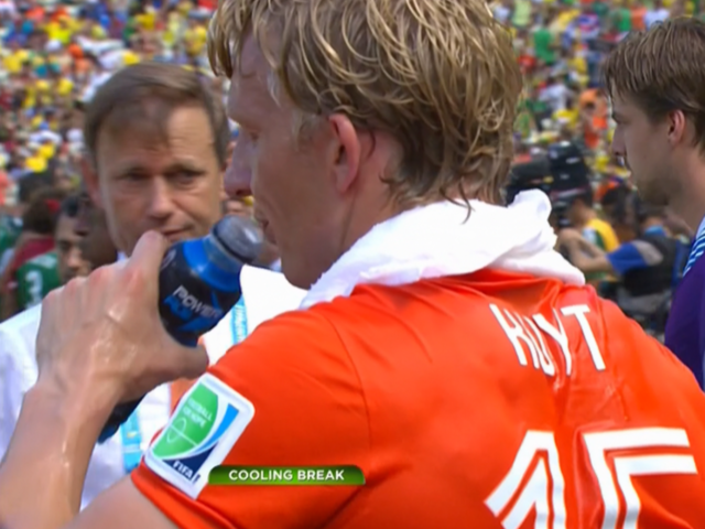 LIVE - Netherlands 0, Mexico 0: Teams enjoy first ever official cooling break