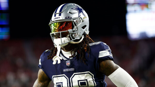 TAMPA, FL - JANUARY 16: CeeDee Lamb #88 of the Dallas Cowboys warms up prior to an NFL wild card playoff football game against the Tampa Bay Buccaneers at Raymond James Stadium on January 16, 2023 in Tampa, Florida.