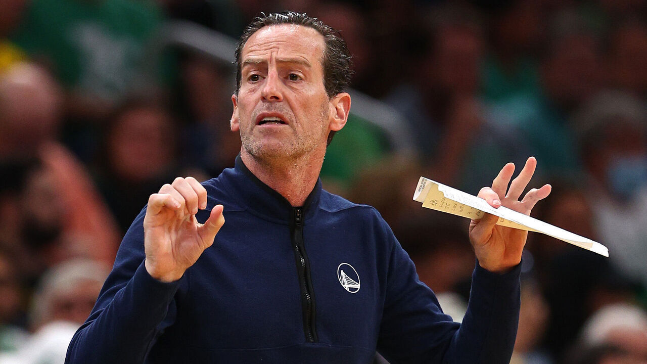BOSTON, MASSACHUSETTS - JUNE 16: Assistant coach Kenny Atkinson of the Golden State Warriors reacts against the Boston Celtics during the first quarter in Game Six of the 2022 NBA Finals at TD Garden on June 16, 2022 in Boston, Massachusetts. NOTE TO USER: User expressly acknowledges and agrees that, by downloading and/or using this photograph, User is consenting to the terms and conditions of the Getty Images License Agreement.