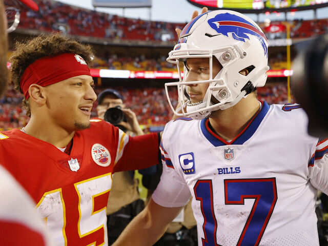 Bills at Chiefs score, takeaways: Josh Allen tops Patrick Mahomes