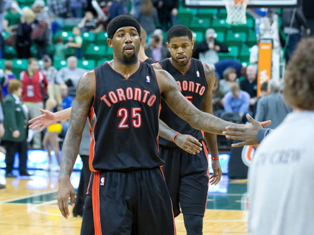 Report: Raptors trade Salmons to Hawks for Williams, Nogueira; Hawks to buy Salmons out
