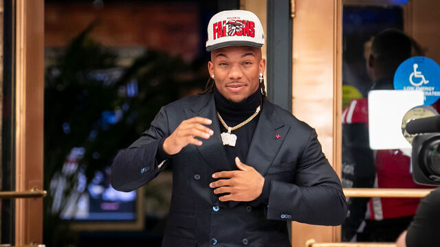 KANSAS CITY, MO - APRIL 27: Bijan Robinson make his way to the stage after being selected to the Atlanta Falcons during Round One of the 2023 NFL Draft on Thursday April 27, 2023 at Union Station in Kansas City, MO.
