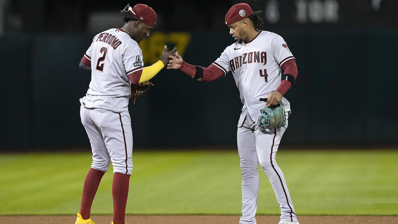 Walker, Gurriel hit 2-run homers to lead the Diamondbacks over the