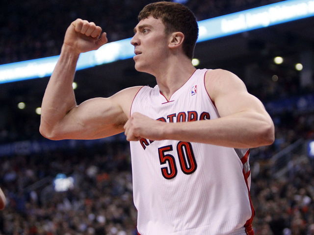 VIDEO: Hansbrough, Ezeli ejected during Warriors' landslide victory over Raptors