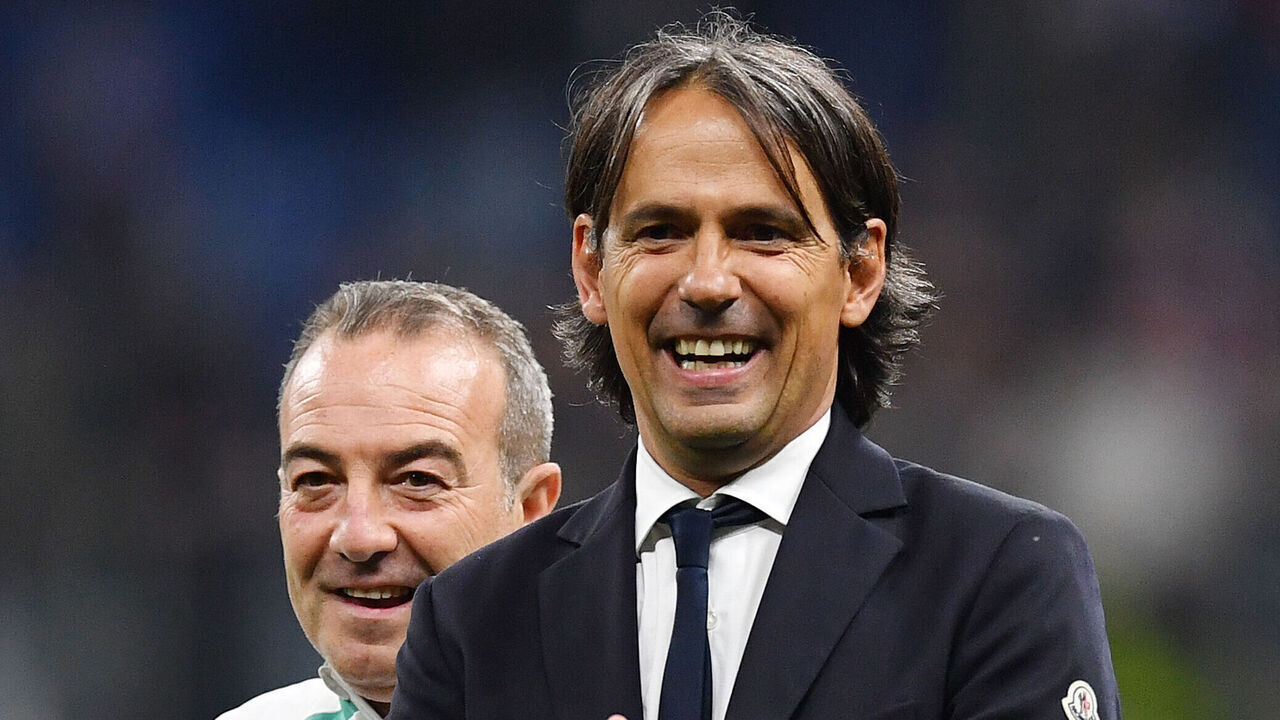 MILAN, ITALY - MAY 16: Simone Inzaghi, Head Coach of FC Internazionale, celebrates the team's victory after the final whistle of the UEFA Champions League semi-final second leg match between FC Internazionale and AC Milan at Stadio Giuseppe Meazza on May 16, 2023 in Milan, Italy.