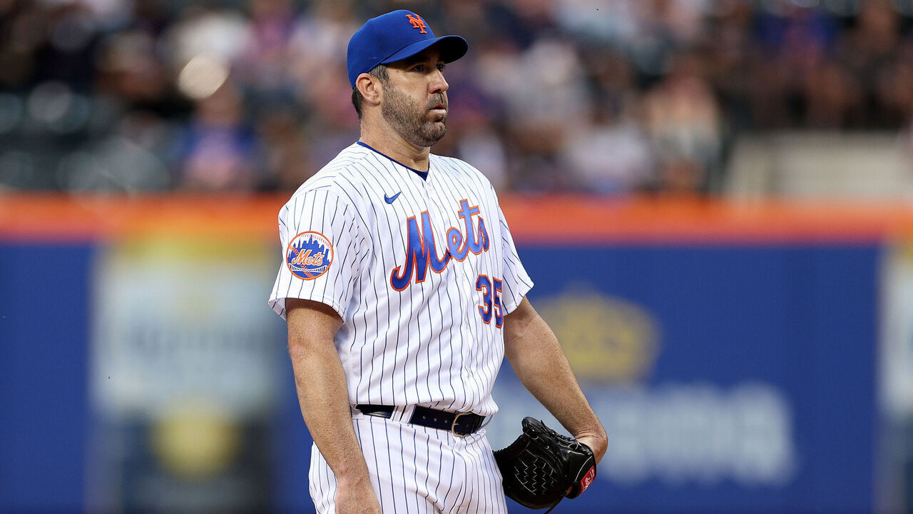 NEW YORK, NEW YORK - MAY 16: Justin Verlander #35 of the New York Mets reacts in the second inning against the Tampa Bay Rays at Citi Field on May 16, 2023 in the Flushing neighborhood of the Queens borough of New York City.