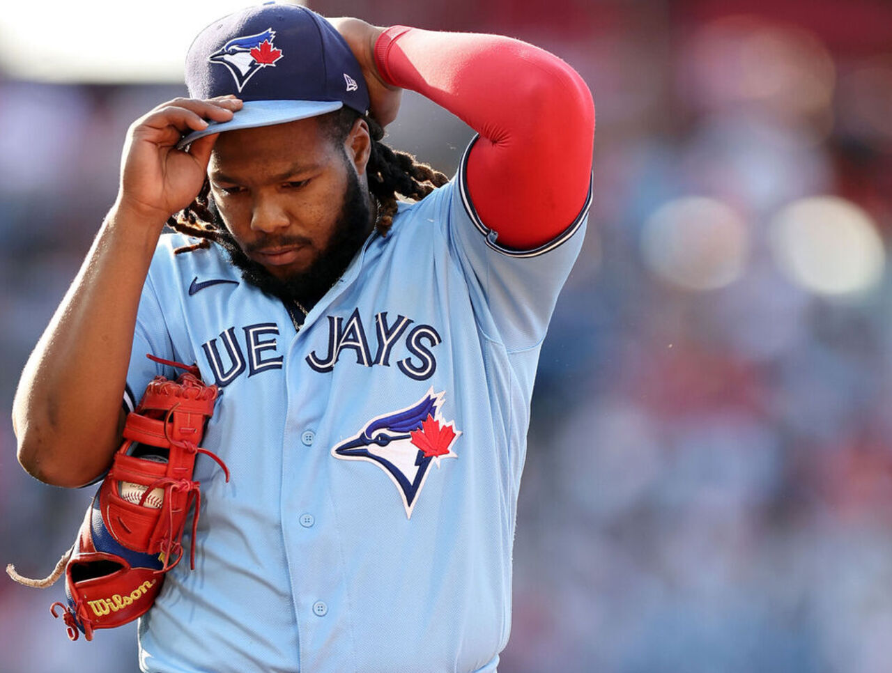 MLB's minimum wage has fallen behind. Players ought to fight to lift it up  | theScore.com