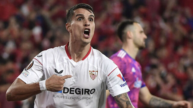 Sevilla's Argentinian forward Erik Lamela celebrates scoring his team's second goal during the UEFA Europa League semi-final second leg football match between Sevilla FC and Juventus at the Ramon Sanchez Pizjuan stadium in Seville on May 18, 2023.
