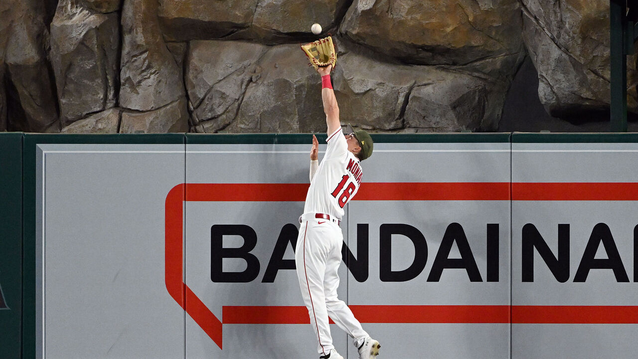 Mickey Moniak's 3 hits, defense help Angels rally to beat Twins