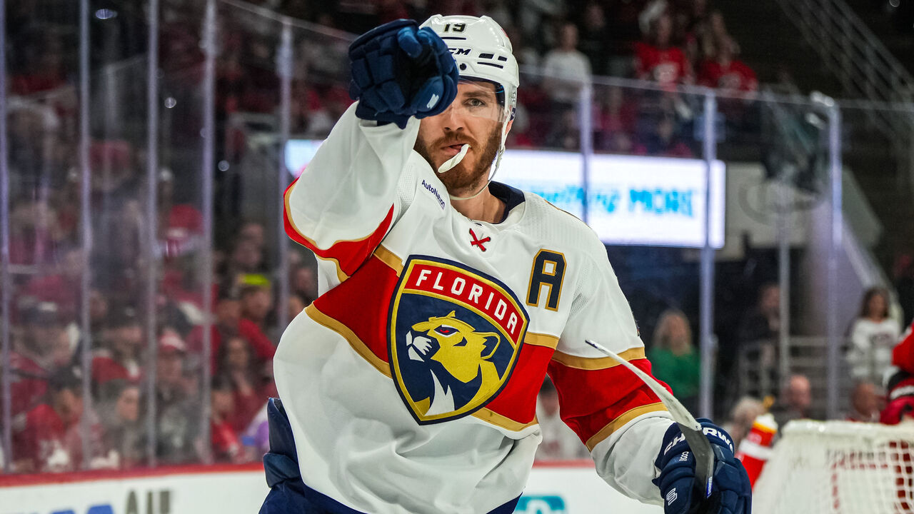 Florida Panthers Upset Record-Setting Boston Bruins - The New York