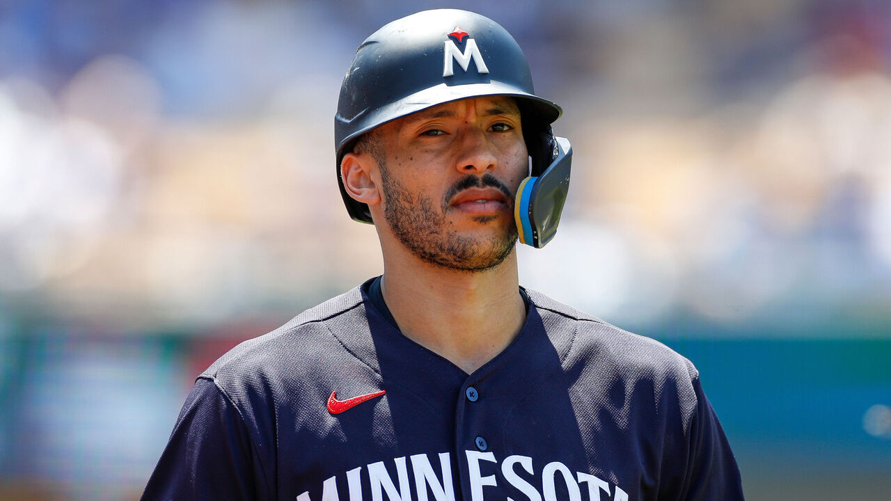 LOS ANGELES, CA - MAY 17: Minnesota Twins shortstop Carlos Correa (4) looks on during a regular season game between the Minnesota Twins and Los Angeles Dodgers on May 17, 2023 at Dodger Stadium in Los Angeles, CA.