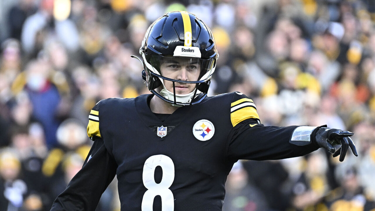 PITTSBURGH, PA - JANUARY 08: Pittsburgh Steelers quarterback Kenny Pickett (8) points to a flag on the field during the game between the Pittsburgh Steelers and the Cleveland Browns at Acrisure Stadium on January 8, 2023 in Pittsburgh, PA.