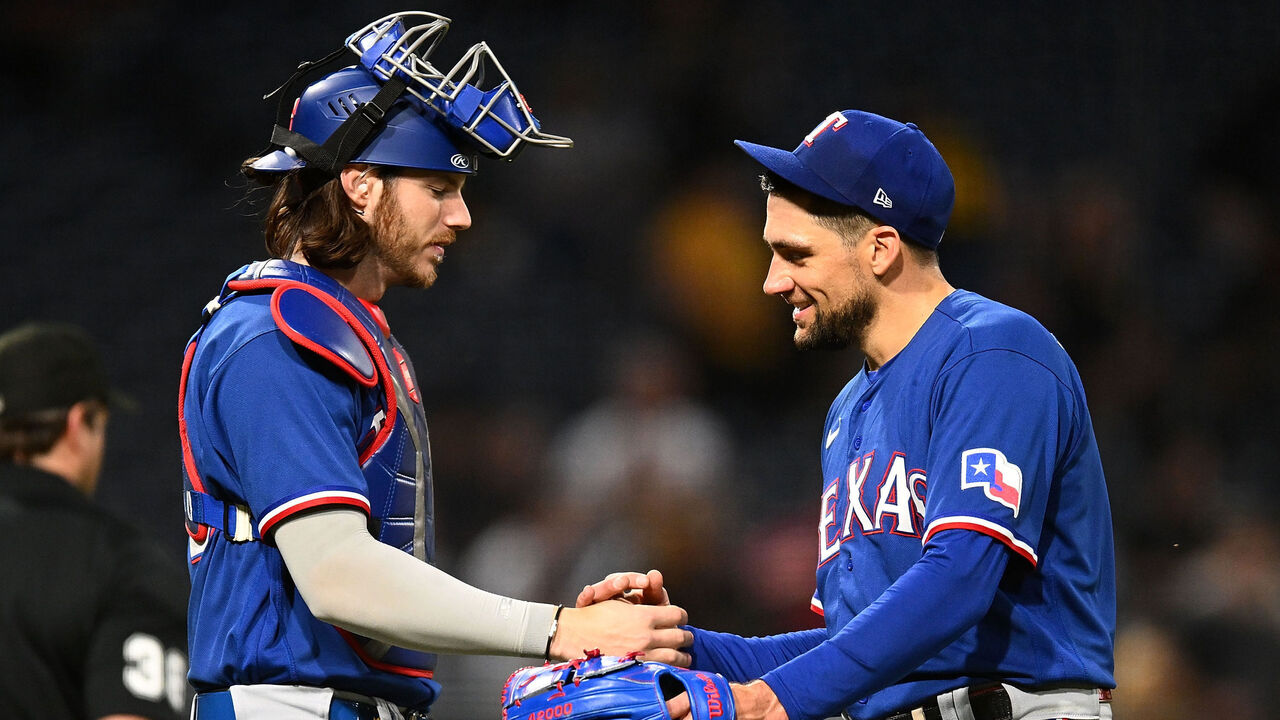 Eovaldi's 2nd complete game in 5 starts leads Rangers over Pirates