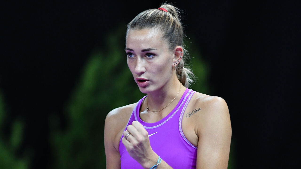 Yana Sizikova in action during the doubles final of Transylvania Open, disputed in BT Arena, Cluj-Napoca, 16 October 2022