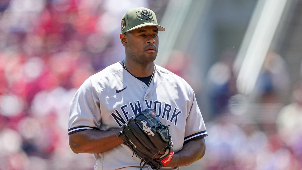 CINCINNATI, OHIO - MAY 21: Luis Severino #40 of the New York Yankees pitches in the fifth inning against the Cincinnati Reds at Great American Ball Park on May 21, 2023 in Cincinnati, Ohio.