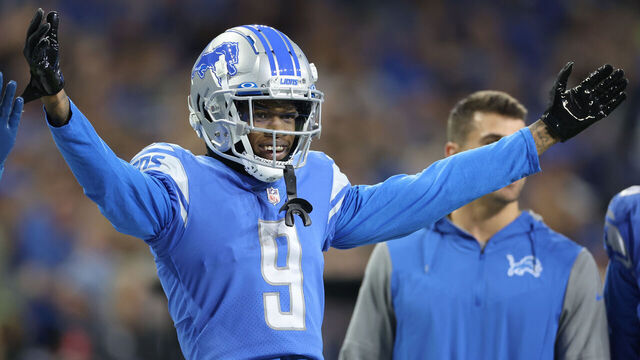 DETROIT, MICHIGAN - DECEMBER 11: Jameson Williams #9 of the Detroit Lions reacts after a play the fourth quarter against the Minnesota Vikings at Ford Field on December 11, 2022 in Detroit, Michigan.