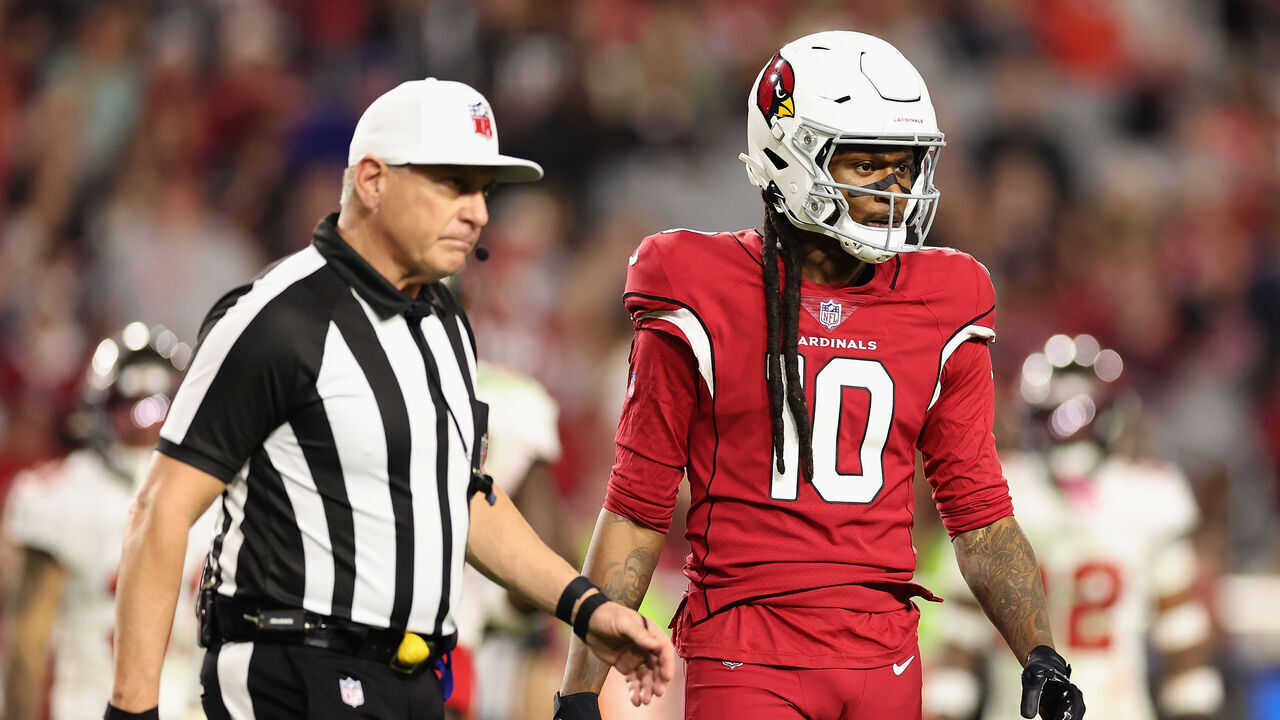 GLENDALE, ARIZONA - DECEMBER 25: Wide receiver DeAndre Hopkins #10 of the Arizona Cardinals during the NFL game at State Farm Stadium on December 25, 2022 in Glendale, Arizona. The Buccaneers defeated the Cardinals 19-16 in overtime.