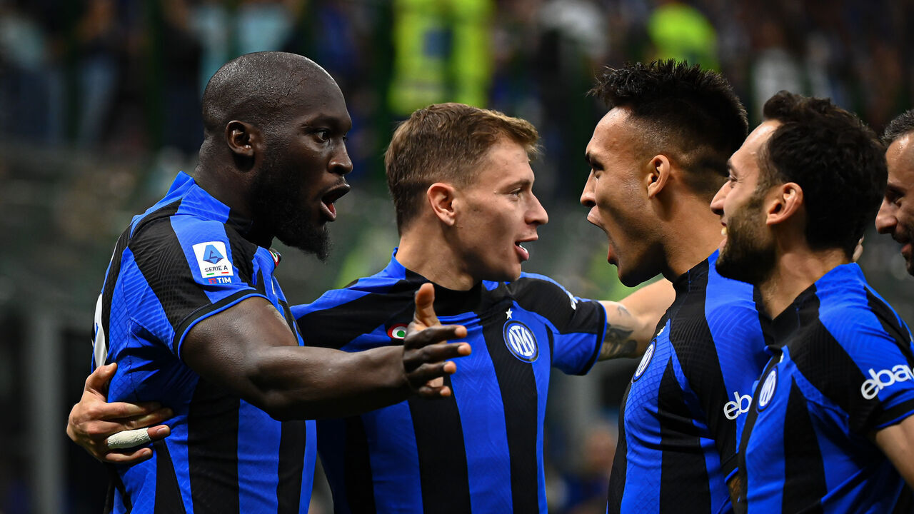 MILAN, ITALY - MAY 27: Romelu Lukaku of FC Internazionale celebrates after scoring a goal during the Italian Serie A football match FC Internazionale vs Atalanta at San Siro stadium in Milan, Italy on May 27, 2023