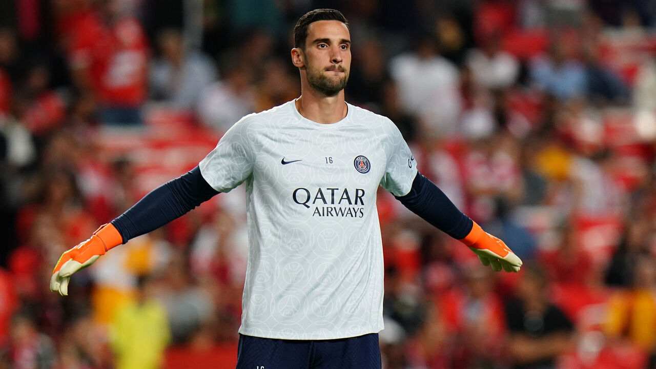 LISBON, PORTUGAL - OCTOBER 5: Sergio Rico of Paris Saint-Germain in action during warm up before the start of the Group H - UEFA Champions League match between SL Benfica and Paris Saint-Germain at Estadio da Luz on October 5, 2022 in Lisbon, Portugal.