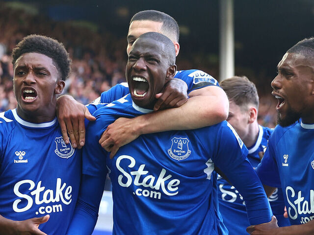 LIVERPOOL, ENGLAND - MAY 28: Abdoulaye Doucoure of Everton celebrates scoring a goal to make the score 1-0 with his team-mates during the Premier League match between Everton FC and AFC Bournemouth at Goodison Park on May 28, 2023 in Liverpool, United Kingdom.