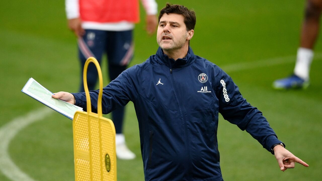 Paris Saint-Germain's Argentinian head coach Mauricio Pochettino reacts during a training session at the club's Camp des Loges training ground in Saint-Germain-en-Laye, on November 19, 2021.