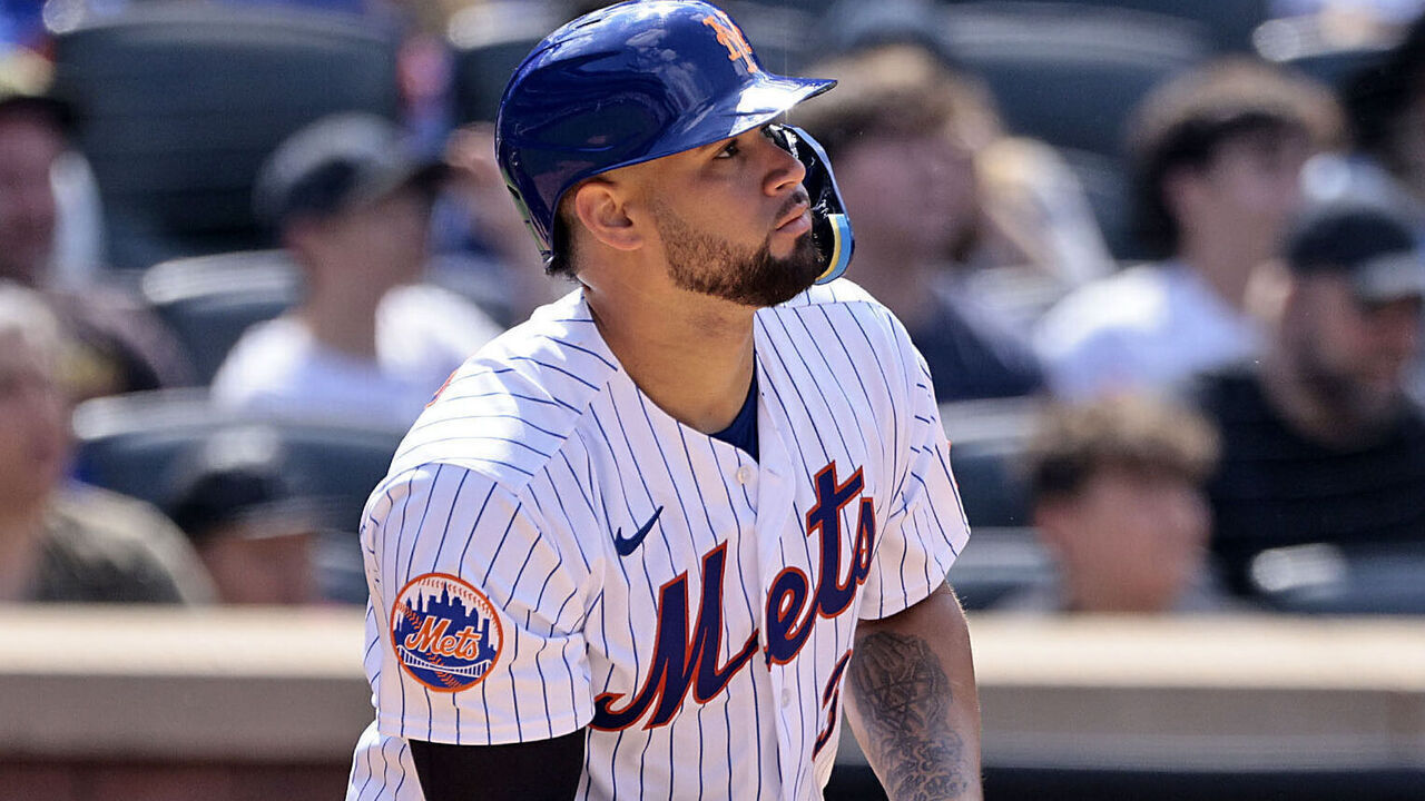 NEW YORK, NEW YORK - MAY 21: Gary Sanchez #33 of the New York Mets watches his RBI sacrifice fly during the bottom of the sixth inning in game one of a doubleheader against the Cleveland Guardians at Citi Field on May 21, 2023 in New York City. The Mets defeated the Guardians 5-4.