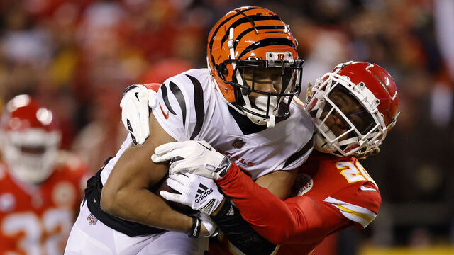 KANSAS CITY, MISSOURI - JANUARY 29: Tyler Boyd #83 of the Cincinnati Bengals carries the ball against the Kansas City Chiefs during the second quarter in the AFC Championship Game at GEHA Field at Arrowhead Stadium on January 29, 2023 in Kansas City, Missouri.