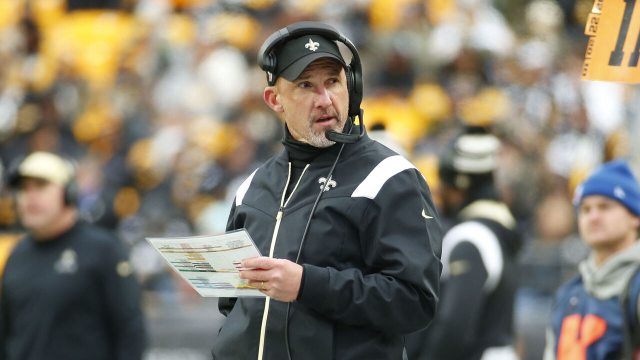 PITTSBURGH, PA - NOVEMEBER 13: Dennis Allen of the New Orleans Saints in action against the Pittsburgh Steelers on November 13, 2022 at Acrisure Stadium in Pittsburgh, Pennsylvania.
