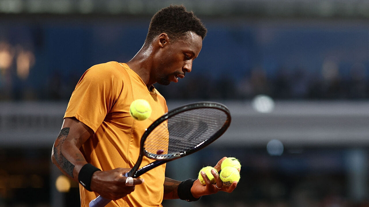 France's Gael Monfils reacts during his match against Argentina's Sebastian Baez during their men's singles match on day three of the Roland-Garros Open tennis tournament at the Court Philippe-Chatrier in Paris on May 30, 2023.