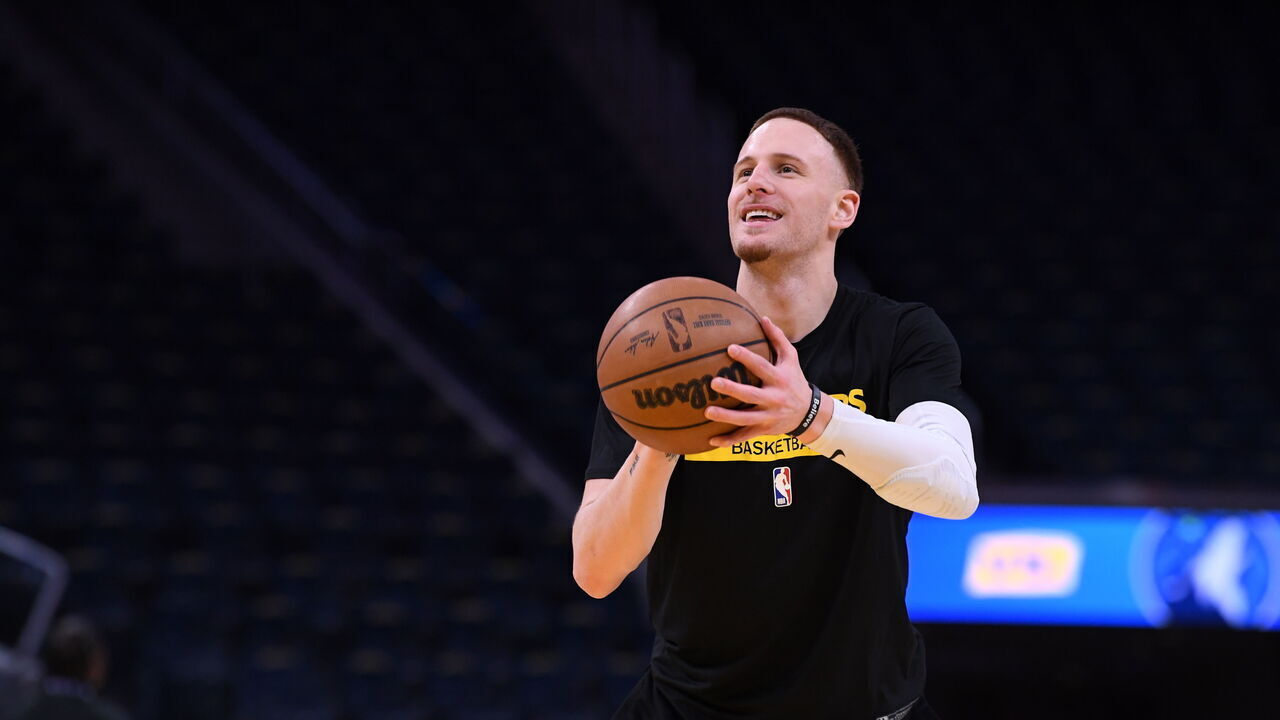 SAN FRANCISCO, CA - MARCH 26: Donte DiVincenzo #0 of the Golden State Warriors warms up before the game against the Minnesota Timberwolves on MARCH 26, 2023 at Chase Center in San Francisco, California. NOTE TO USER: User expressly acknowledges and agrees that, by downloading and or using this photograph, user is consenting to the terms and conditions of Getty Images License Agreement. Mandatory Copyright Notice: Copyright 2023 NBAE