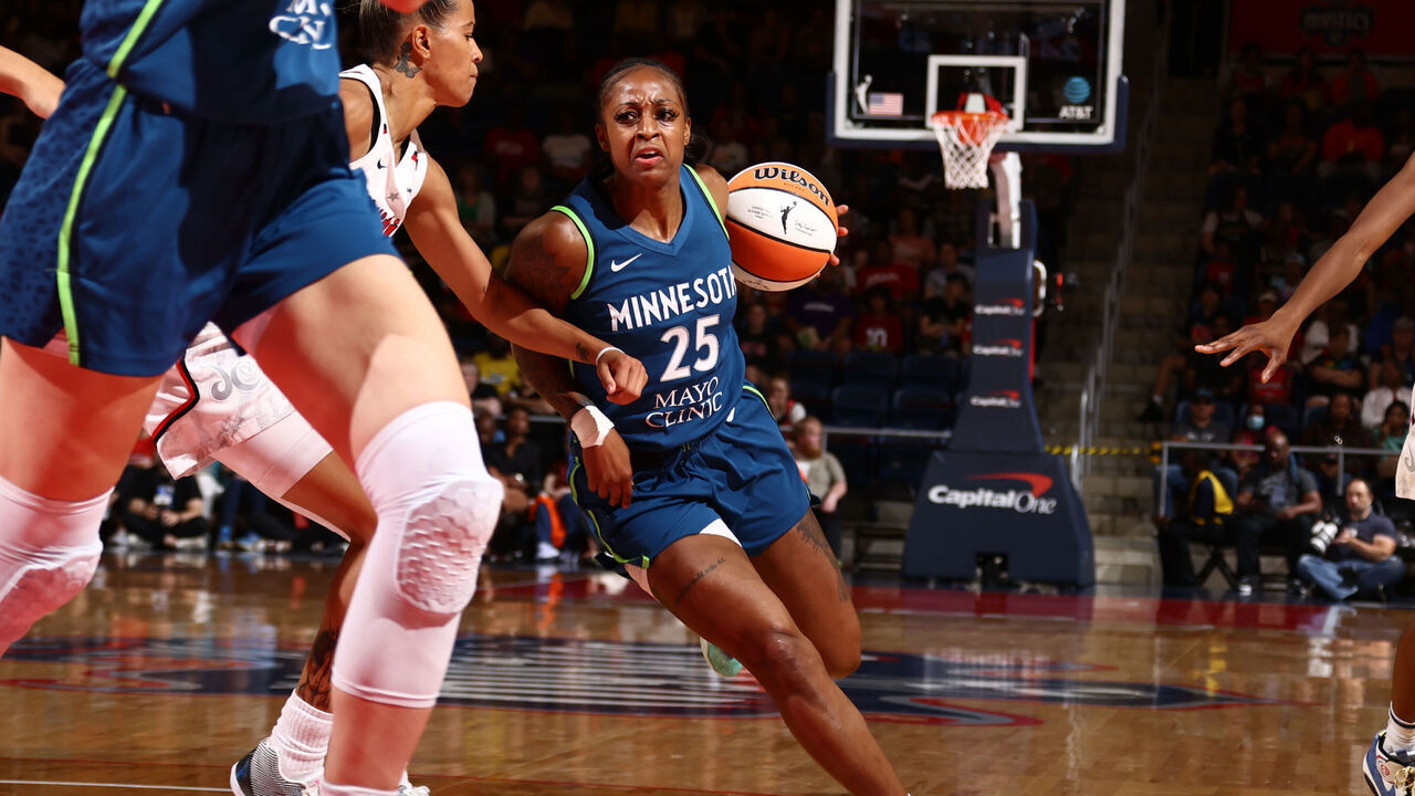 WASHINGTON, D.C - JUNE 3: Tiffany Mitchell #25 of the Minnesota Lynx drives to the basket during the game against the Washington Mystics on June 3, 2023 at Entertainment & Sports Arena in Washington, D.C.. Mandatory Copyright Notice: Copyright 2023 NBAE