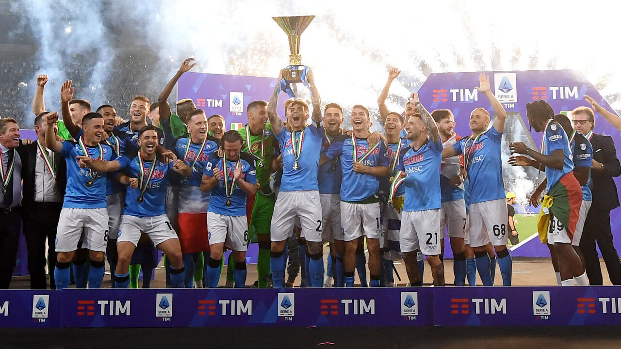 NAPLES, ITALY - JUNE 04: Giovanni Di Lorenzo of SSC Napoli lifts the Serie A trophy following the Serie A match between SSC Napoli and UC Sampdoria at Stadio Diego Armando Maradona on June 04, 2023 in Naples, Italy.