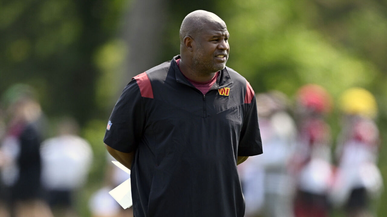 ASHBURN, VA - MAY 24: Washington Commanders offensive coordinator Eric Bieniemy during Washington Commanders OTA's at Commanders Park on May 24, 2023 in Ashburn, VA.