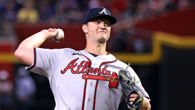 PHOENIX, AZ - JUNE 04: Atlanta Braves starting pitcher Michael Soroka (40) gets the start on the mound during a baseball game between the Atlanta Braves and the Arizona Diamondbacks on June 4th, 2023, at Chase Field in Phoenix, AZ.