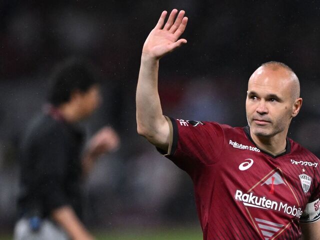 Departing Iniesta enjoys 'special' Barcelona send-off in | theScore