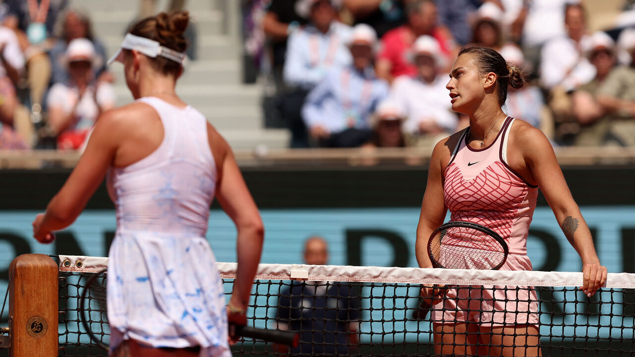 PARIS, FRANCE - JUNE 06: Aryna Sabalenka waits at the net as Elina Svitolina of Ukraine refuses to shake hands after the Women's Singles Quarter Final match on Day Ten of the 2023 French Open at Roland Garros on June 06, 2023 in Paris, France.