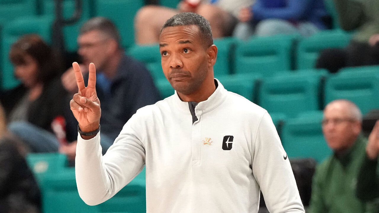 CONWAY, SC - NOVEMBER 17: Head coach Ron Sanchez of the Charlotte 49ers signals to his players in the first half during the first round game of the Myrtle Beach Invitational college basketball game against the Boise State Broncos at HTC Center on November 17, 2022 in Conway, South Carolina.