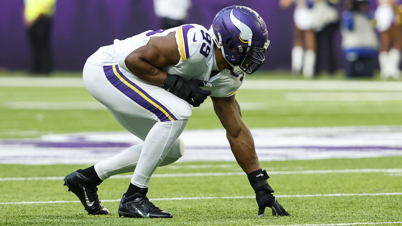 Report: NFL teams are calling the #Vikings about trading Three-time Pro Bowl  DE Danielle Hunter, per @RapSheet The interest is Pretty…