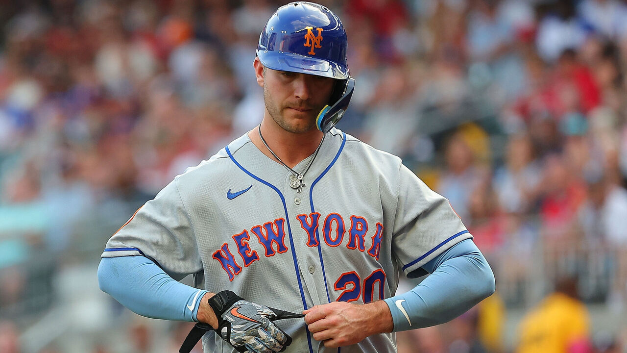 ATLANTA, GEORGIA - JUNE 07: Pete Alonso #20 of the New York Mets reacts as he is pulled from the game after he is hit by pitch in the first inning against Charlie Morton #50 of the Atlanta Braves at Truist Park on June 07, 2023 in Atlanta, Georgia. Alonso was pulled from the game due to injury.