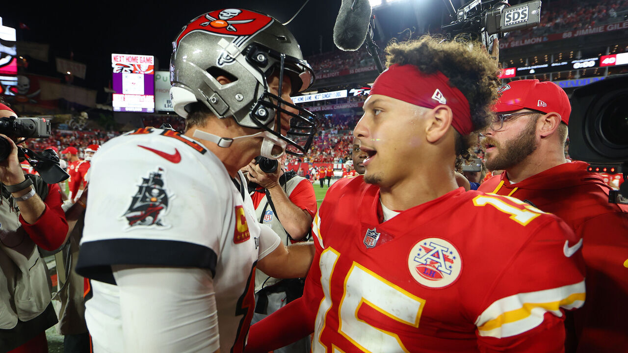 TAMPA, FLORIDA - OCTOBER 02: Patrick Mahomes #15 of the Kansas City Chiefs shakes hands with Tom Brady #12 of the Tampa Bay Buccaneers after defeating the Tampa Bay Buccaneers 41-31 at Raymond James Stadium on October 02, 2022 in Tampa, Florida.